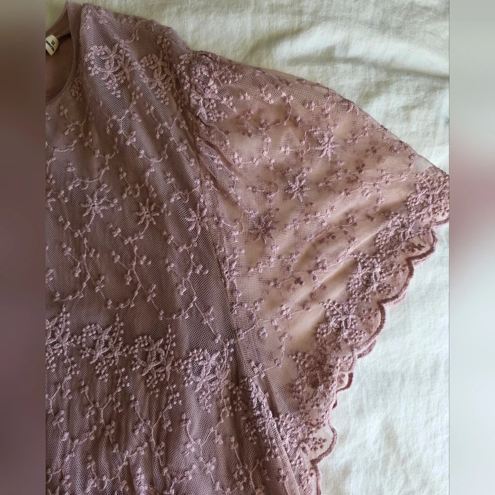 Everleigh Blush Lace Blouse - Picture 3 of 4